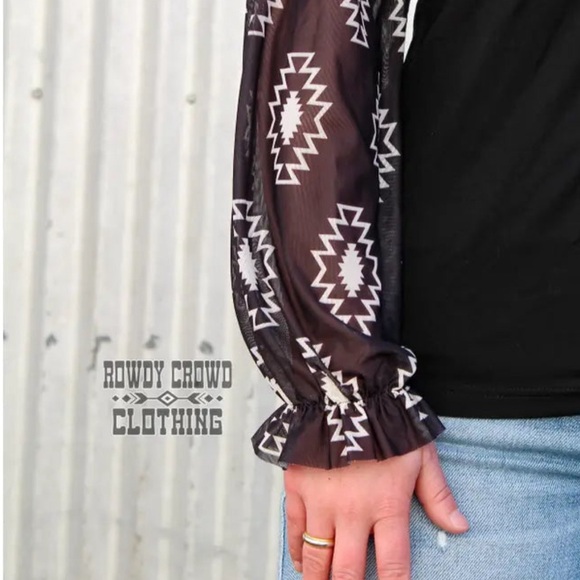 Rowdy Crowd Aztec top NWT SOLD - Picture 4 of 7